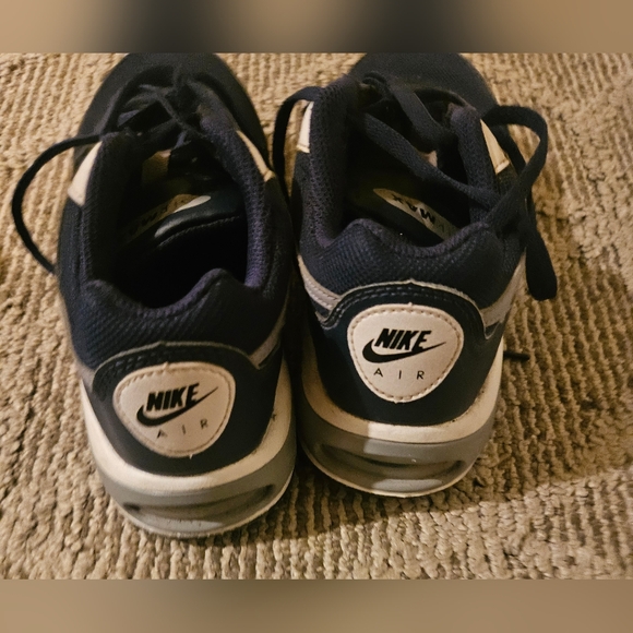 Boys Nike Air Max Shoes Size 2.5 - Picture 3 of 3